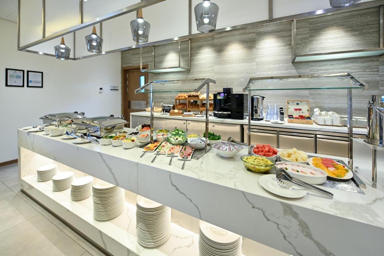 Comfort Hotel Jeddah King Road Eksteriør bilde
