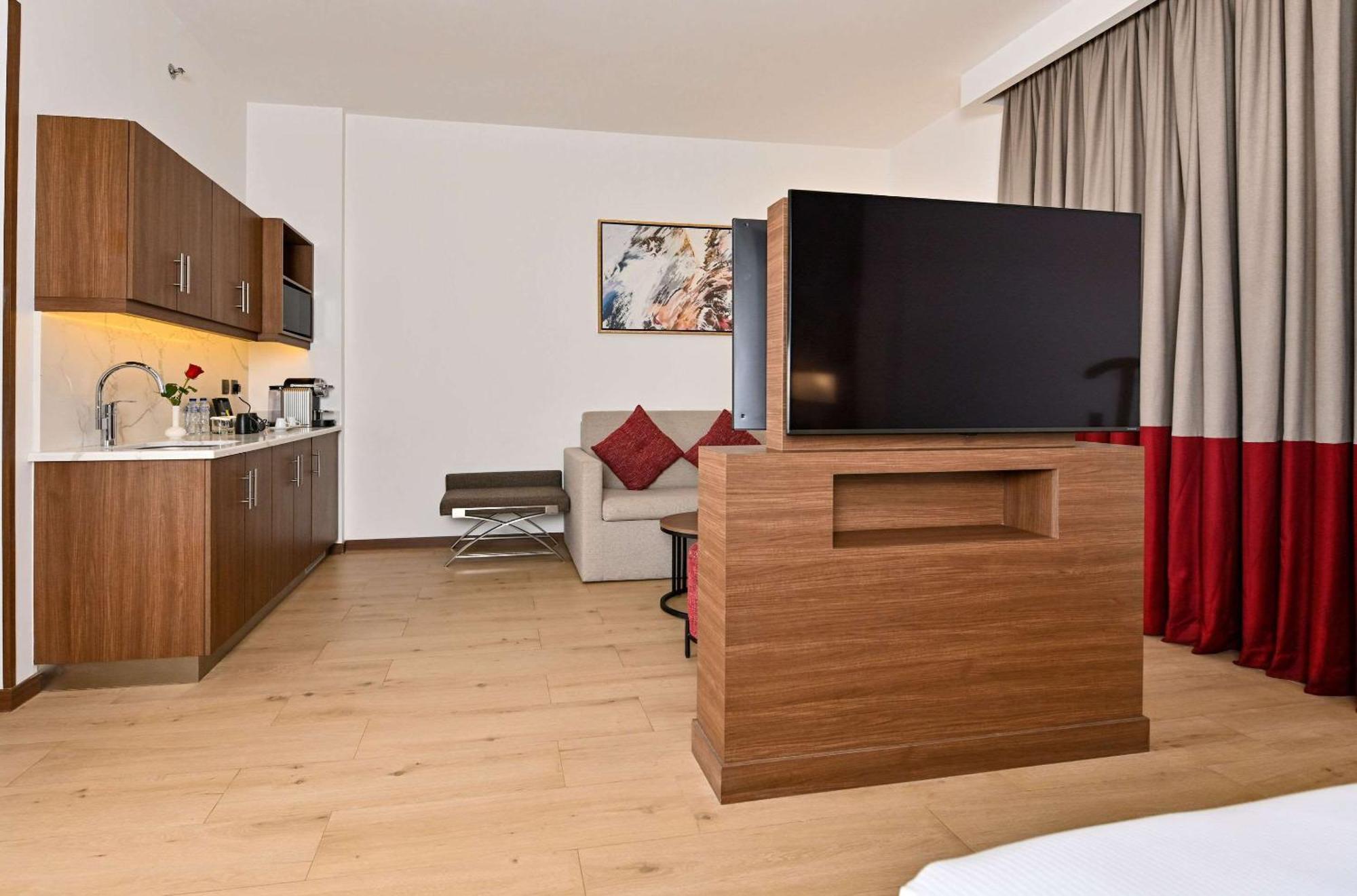 Comfort Hotel Jeddah King Road Eksteriør bilde